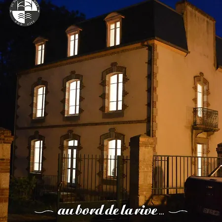 Au Bord De La Rive Couette-café