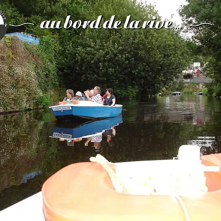 Au Bord De La Rive B&B