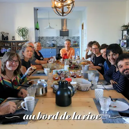 Au Bord De La Rive B&B