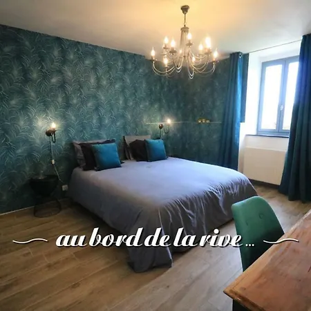 Au Bord De La Rive B&B